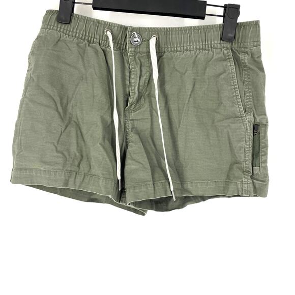 Vuori Women's Ripstop Shorts in Green - Picture 2 of 4
